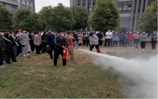 我院順利開展”落實(shí)消防責(zé)任  防范安全風(fēng)險(xiǎn)”消防知識(shí)專題培訓(xùn)(圖5)