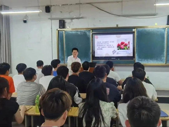 母親節開展主題班會23-05-15-1.jpg